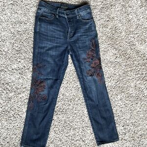 NWT White House Black Market Embroidered Jeans size 4